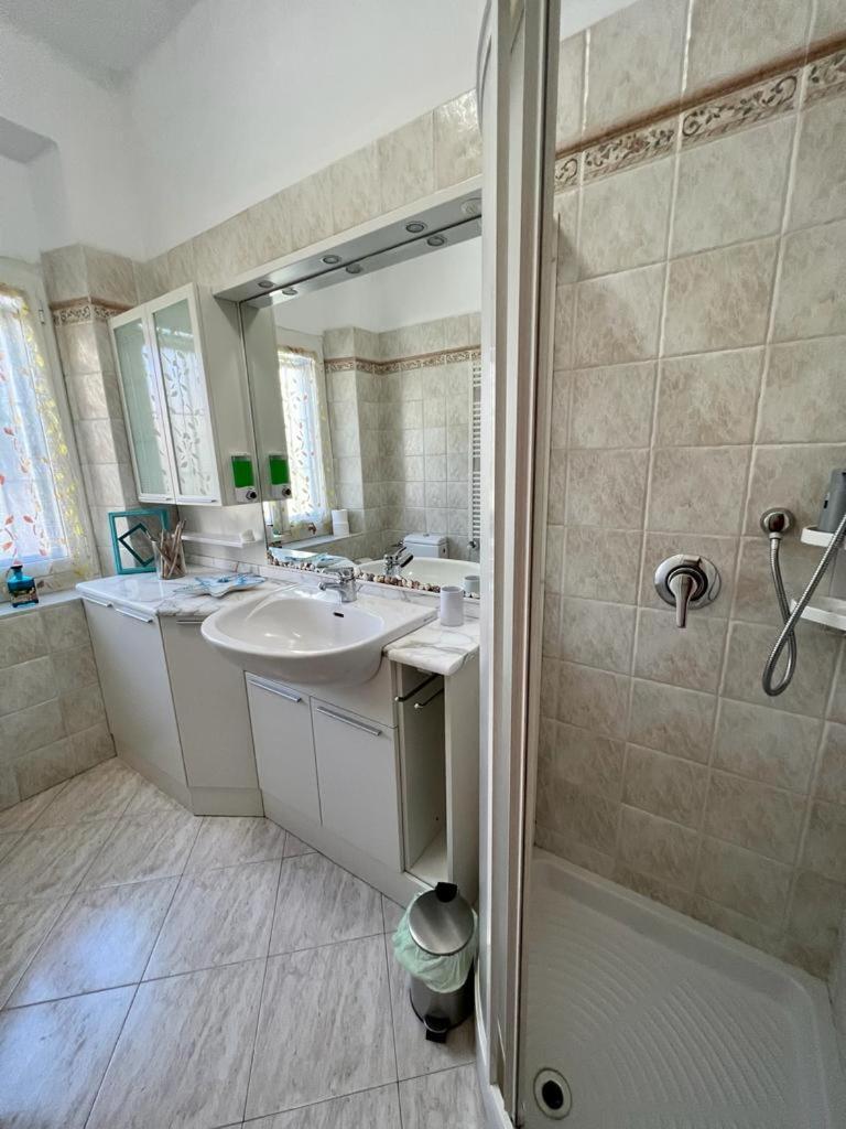 La Casa Di Ele, Parcheggio Privato Gratuito Apartment ลาสเปเซีย ภายนอก รูปภาพ