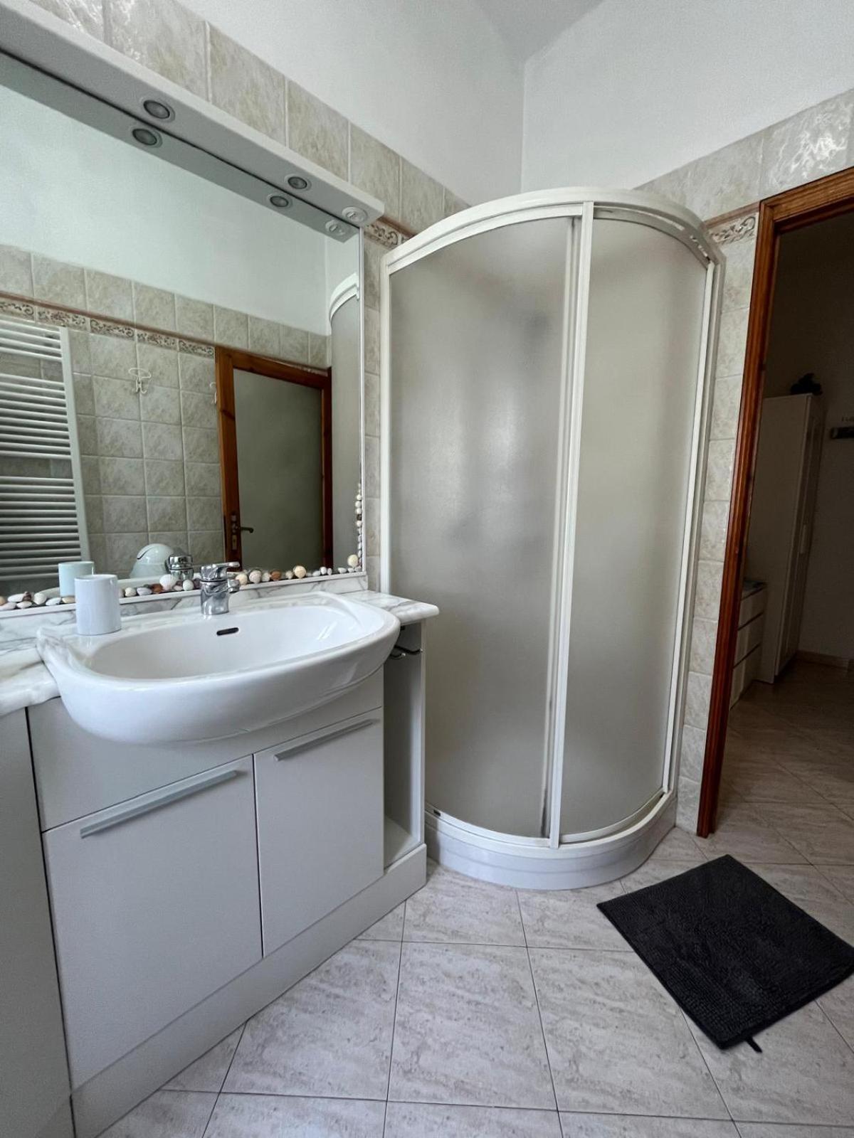 La Casa Di Ele, Parcheggio Privato Gratuito Apartment ลาสเปเซีย ภายนอก รูปภาพ